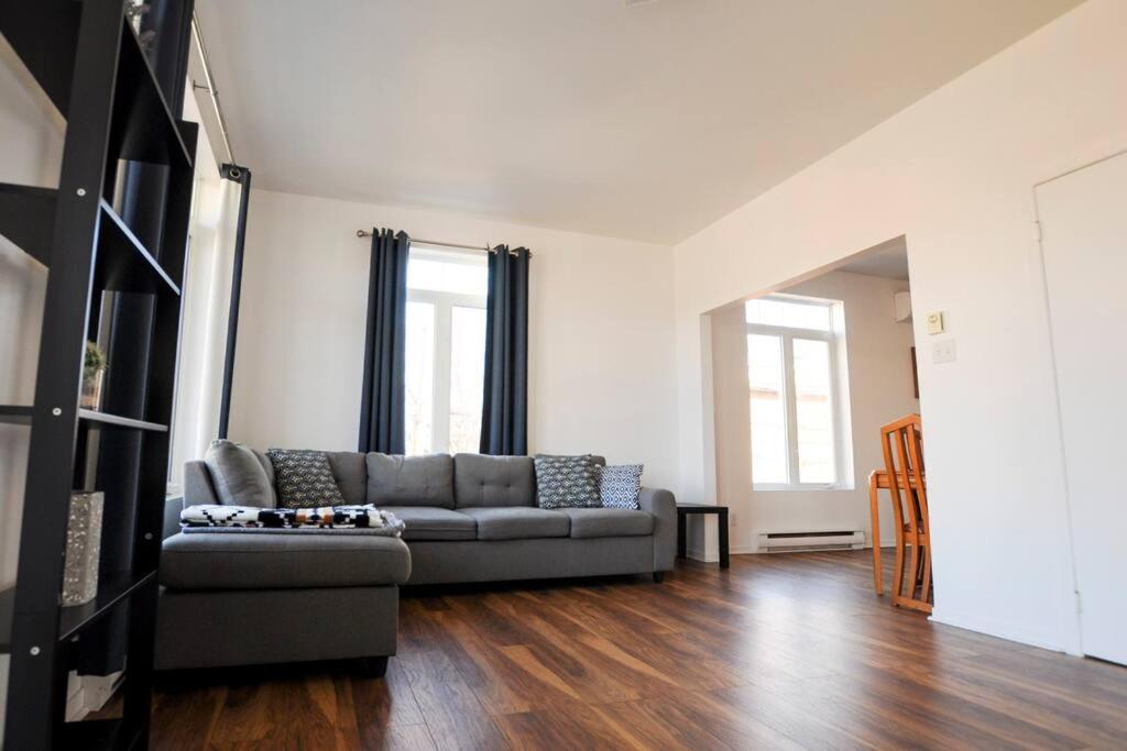 The 1810 - Spacious With Balcony - North Of Quebec Buitenkant foto